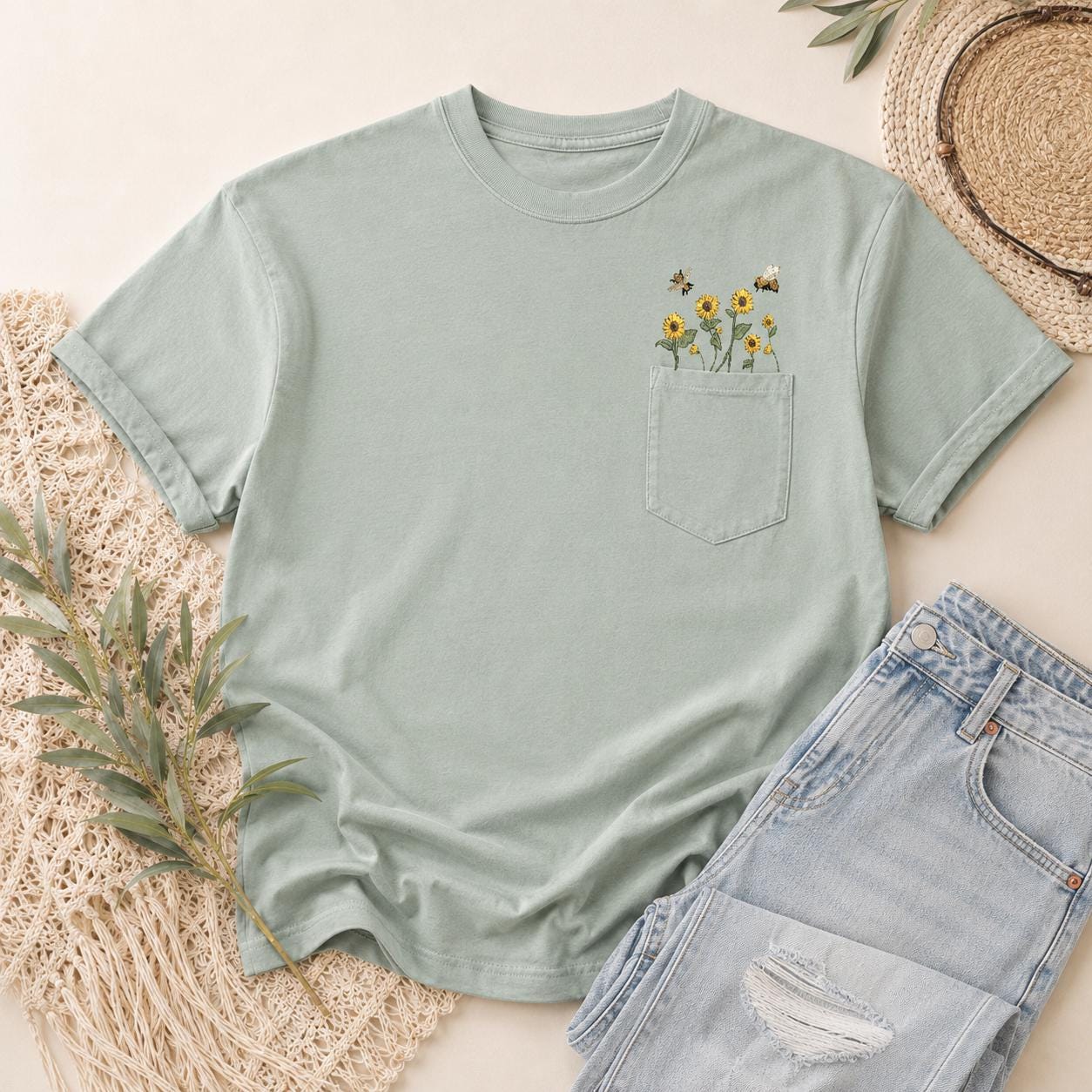 Pullover Bee and Sunflower pocket Embroidered Shirt